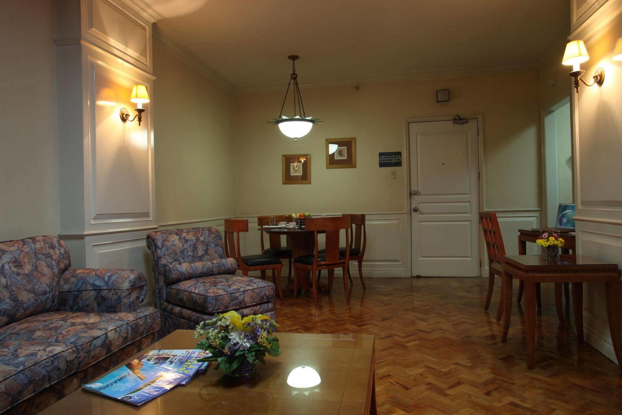 Sunny Bay Suites Manila Exterior photo