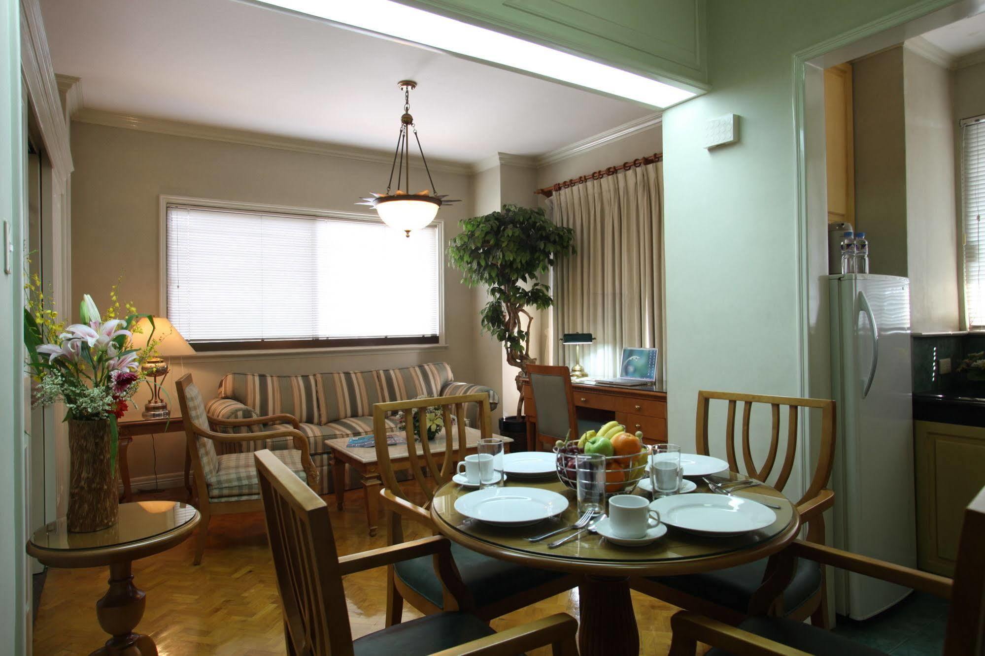 Sunny Bay Suites Manila Exterior photo